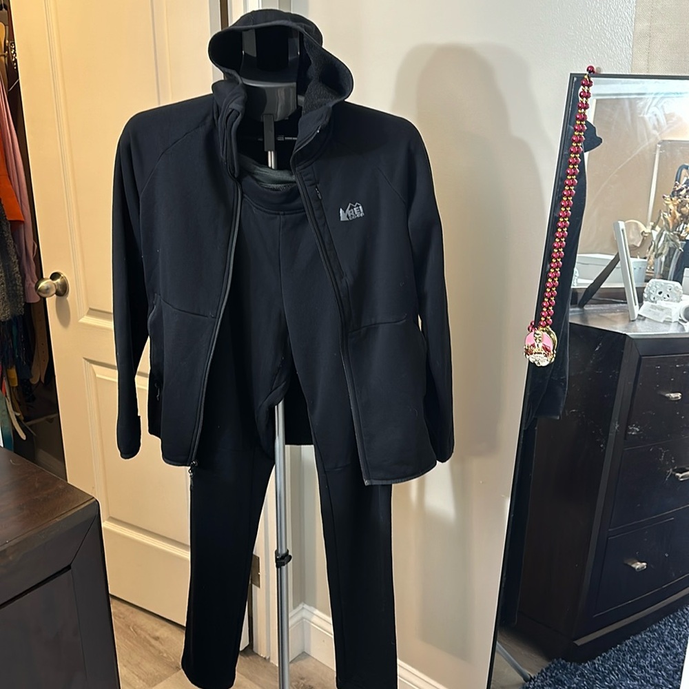 Black pant and jacket from REI. Used in good condition